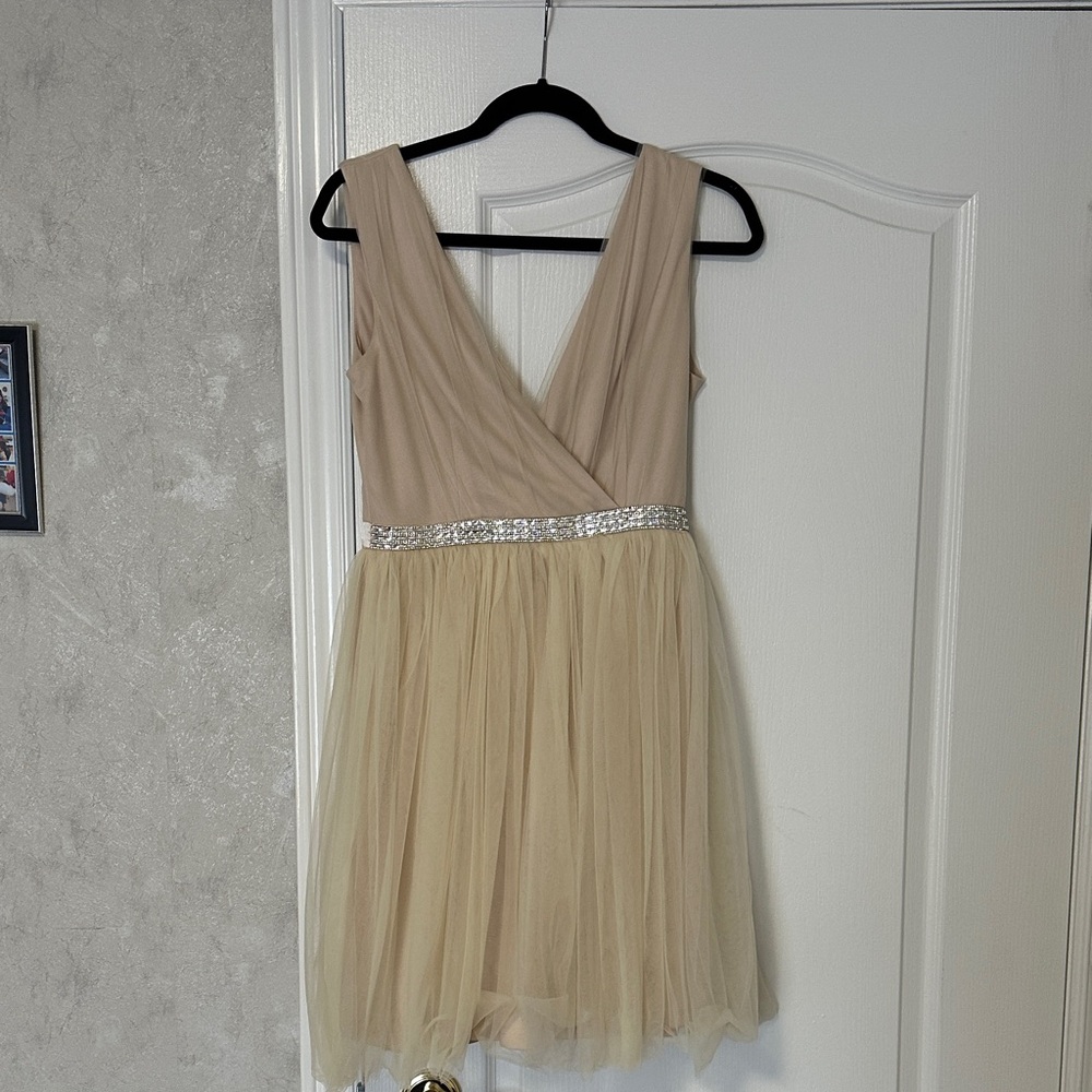 Chelsea Elegant Beige Sleeveless Dress with Rhinestone Waist